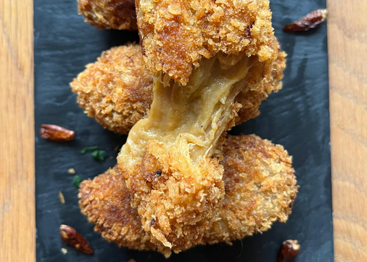🥩 Croquetas de Chistorra, Miel y Cheddar